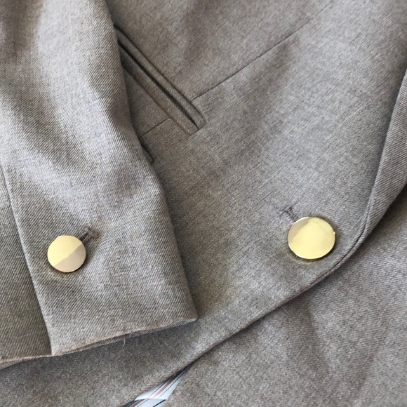 H&M beige blazer, size 6 - Picture 2 of 5